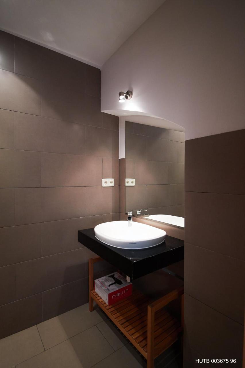 Alcam Alio Cine Apartment Barcelona Exterior photo
